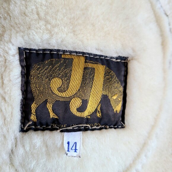 Vintage JJ sheepskin unisex coat/jacket with front pockets. Size M-L. - Picture 8 of 9